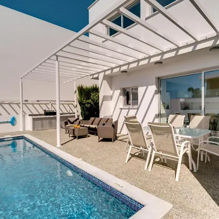 Villa Elite Blu Breeze By Ezoria Ayia Napa